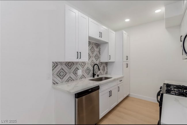 Foto del edificio - 3318 N Decatur Blvd