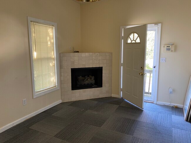 Building Photo - 42 Overton Ave