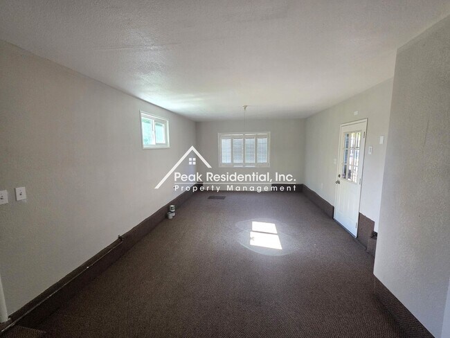 Building Photo - Nicely remodeled 3 bedroom in the Arden Ar...