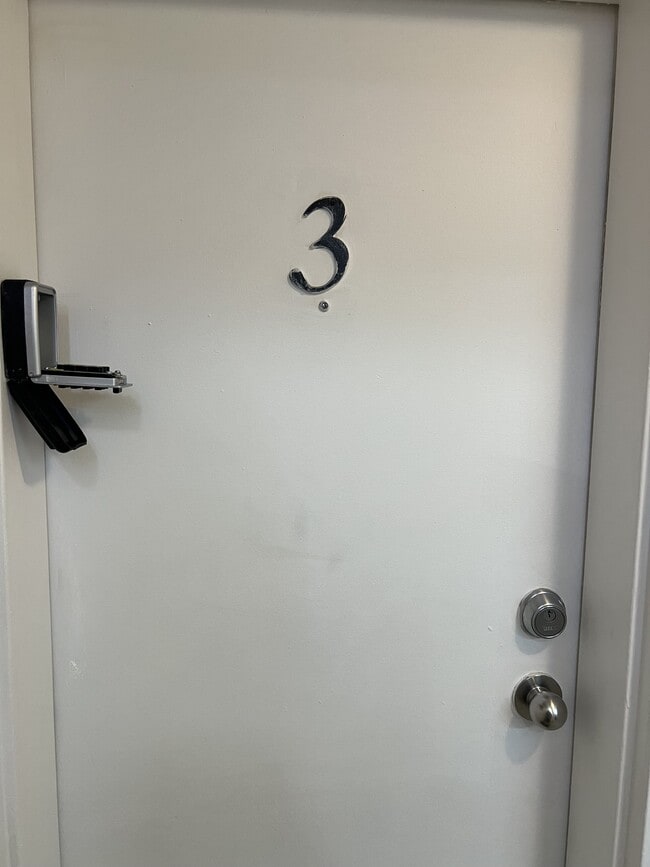 Building Photo - 150 Young St