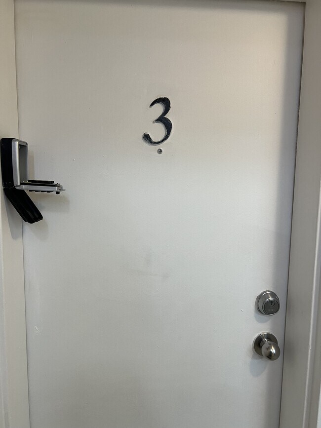 Building Photo - 150 Young St