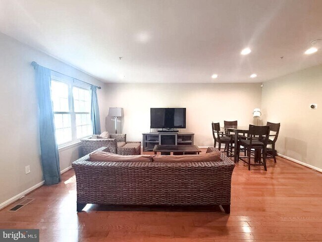 Foto del edificio - 6556 Ridgeborne Dr