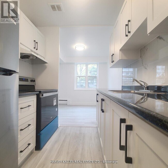 Building Photo - 125 Shelborne Ave