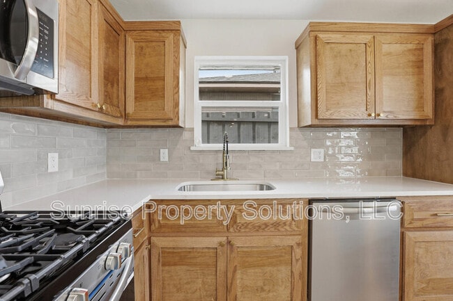 Foto del edificio - 644 Hunters Hill Rd