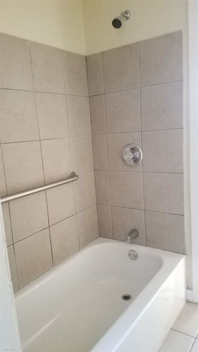 Building Photo - 2 br, 1 bath  - 536 Whalley Ave L
