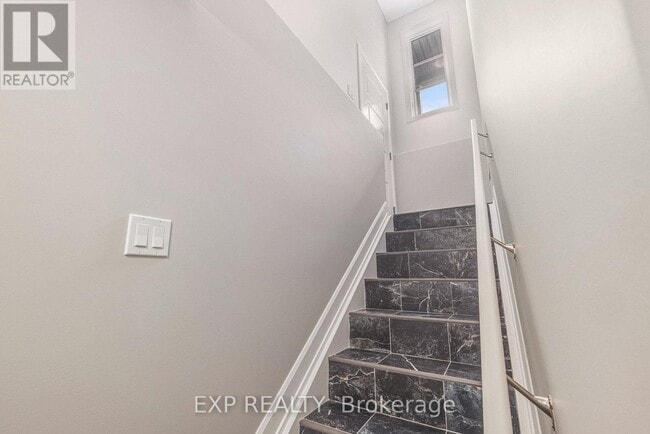 Building Photo - 1227 Montblanc Cres