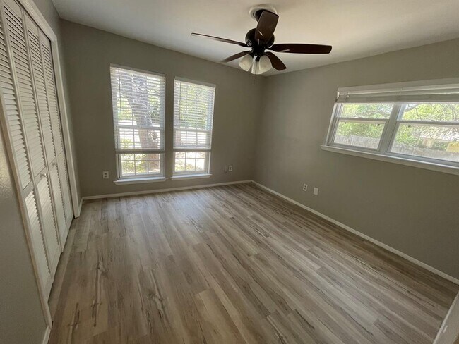 Building Photo - 1902 Casa Grande Dr