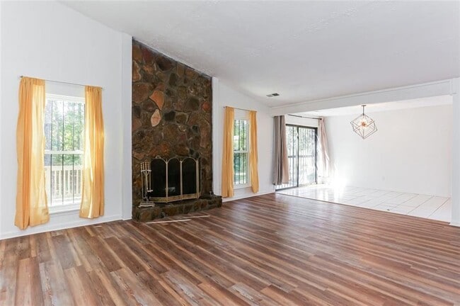 Building Photo - 135 Beethoven Ct