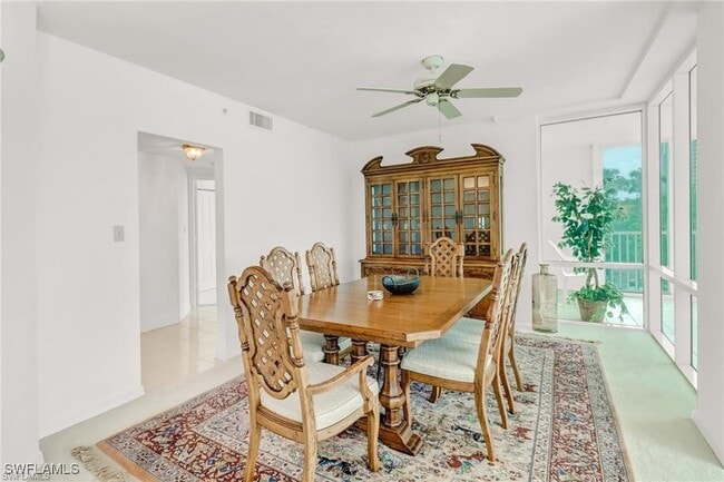 Foto del edificio - 7515 Pelican Bay Blvd