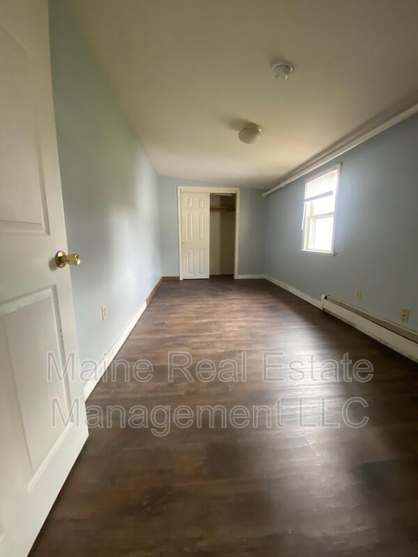 2412 Western Ave Unit Apt V, Newburgh, ME 04444 Condo for Rent in