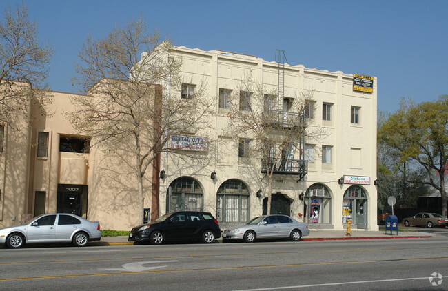 Building Photo - 1001-1005 S Central Ave