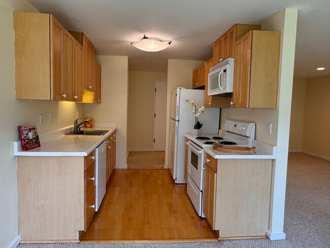 Foto del edificio - 7001 Sand Point Way NE