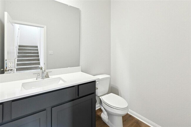 Foto del edificio - 320 Creek Dr