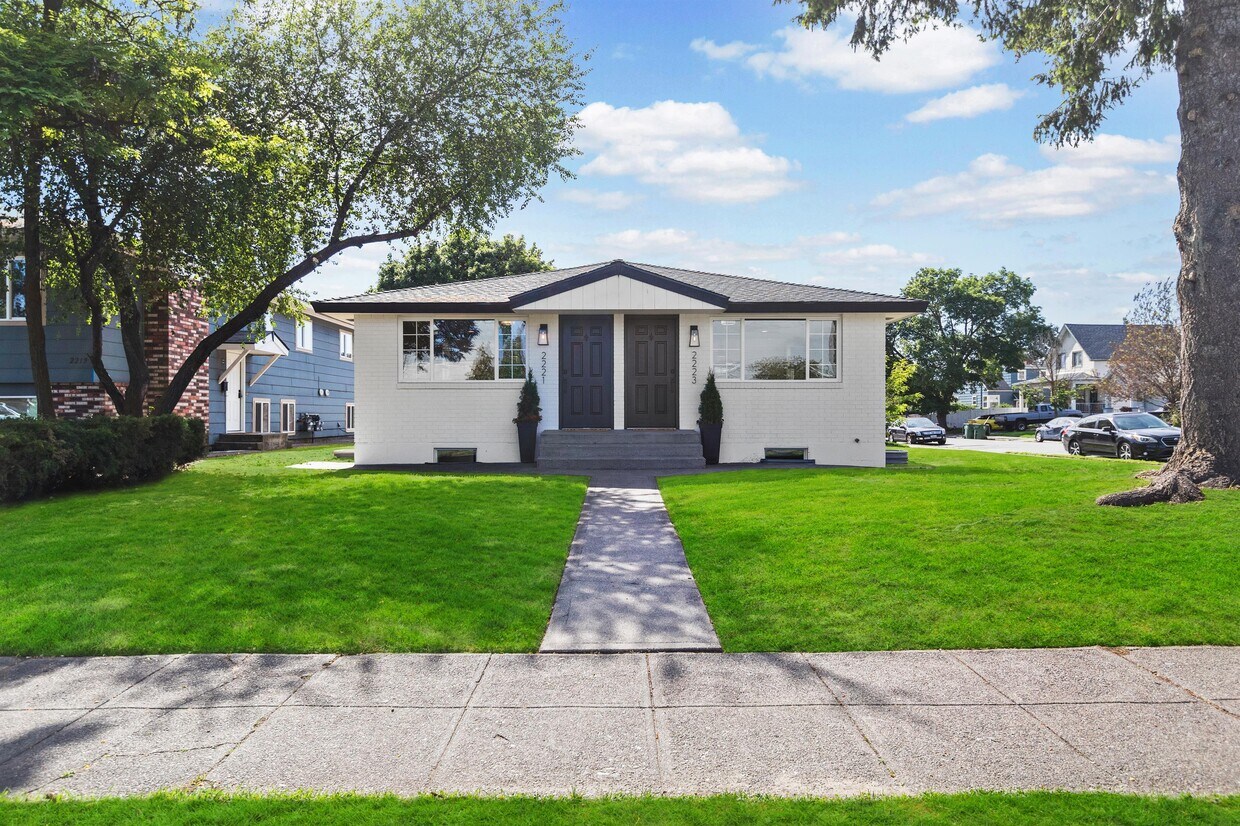 2223 N Atlantic St, Spokane, WA 99205 Condo for Rent in Spokane, WA