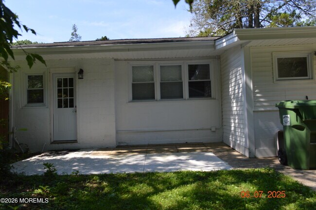 Foto del edificio - 14 Homestead Ln