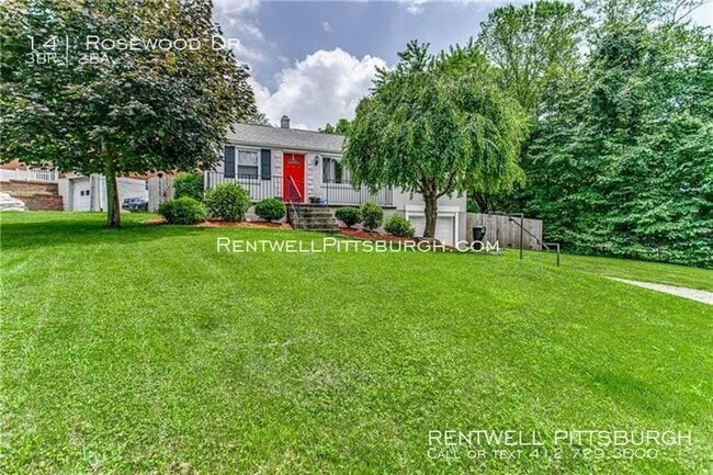 Building Photo - Gorgeous single in Penn Hills