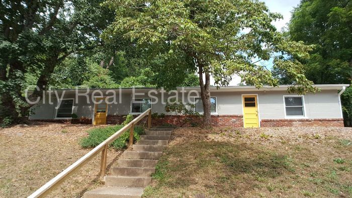 Primary Photo - 139 Dunwell Ave