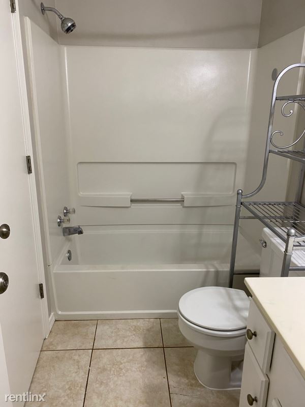Building Photo - 3 br, 2 bath House - 1705 Calgary Trl