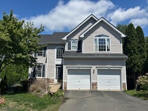 Building Photo - 305 Winding Hill Dr