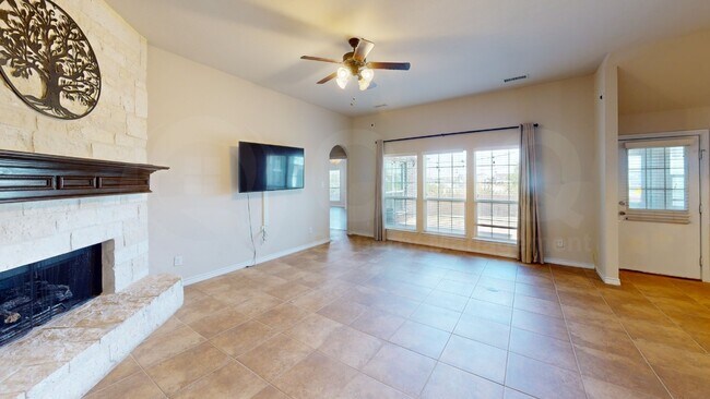 Foto del edificio - 8300 Blue Periwinkle Ln