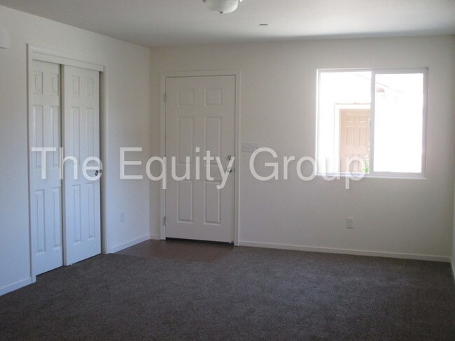 Building Photo - 2224 W Lark Ave