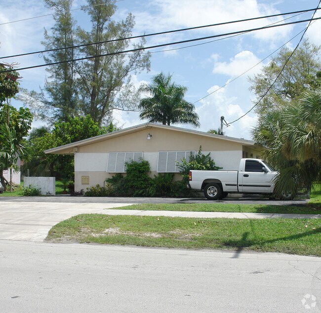 Foto del edificio - 14155 NE 3rd Ct