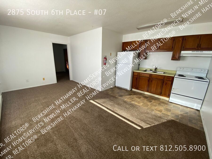 Primary Photo - One-bedroom apartment located near Honey C...