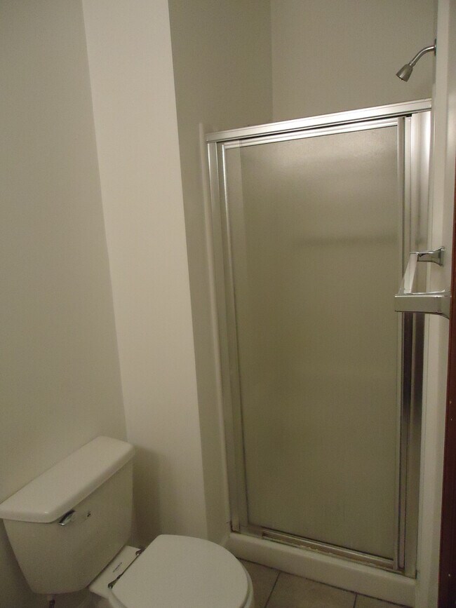 Bathroom 1 st Floor - 810 E Market St