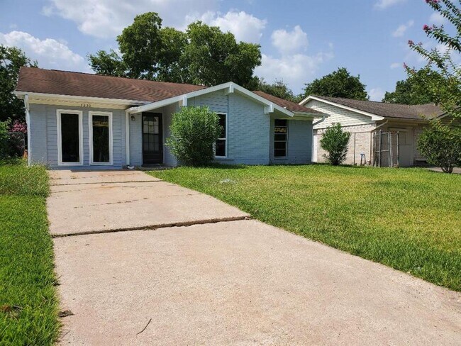 Building Photo - 3330 Ebbtide Dr