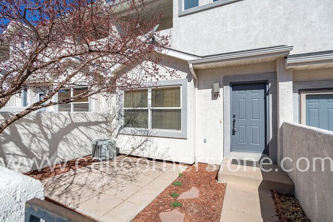 Photo - 973 Mountain Crest Vw (Colorado Springs, CO) Townhome