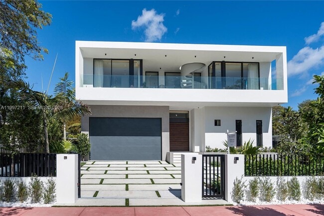 Foto del edificio - 1045 W 47th Ct