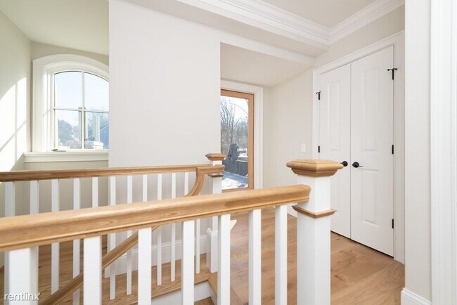 Foto del edificio - 3 br, 2 bath House - 106 Forest Hills St 203