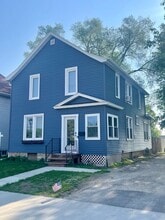 Building Photo - 714 N Broadway Ave