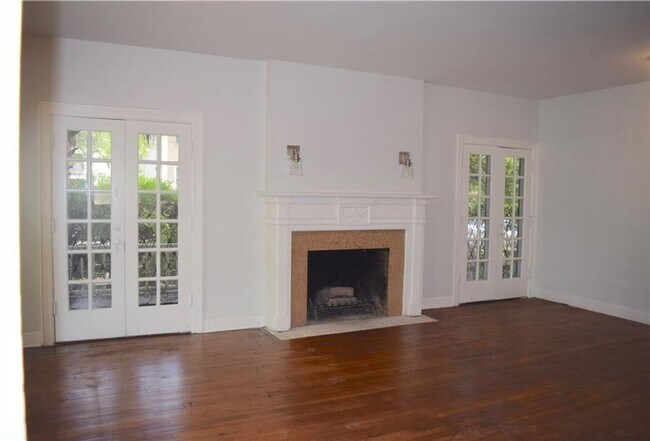 Foto del edificio - Amazing 7 bed in west Campus for Aug 2026