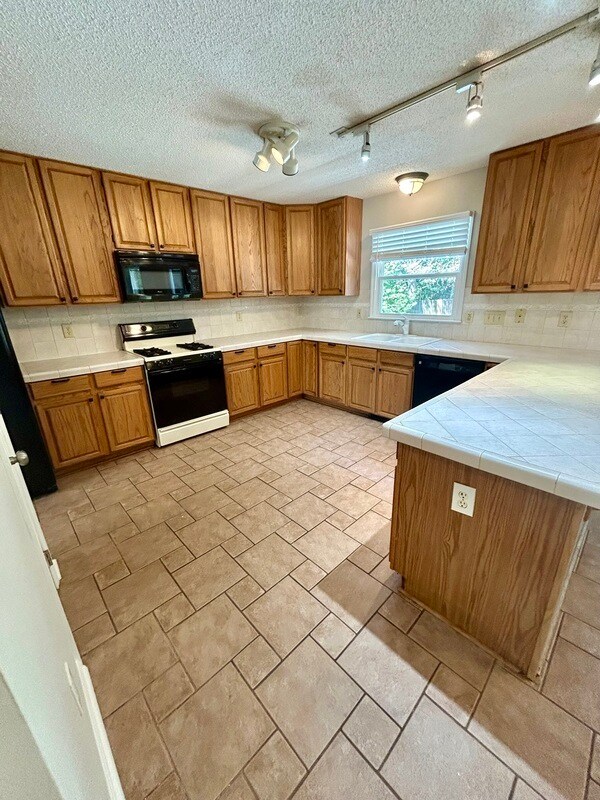 Building Photo - 2132 Brandywine Dr