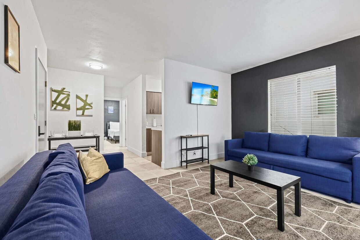 Foto principal - 7340 Harding Ave