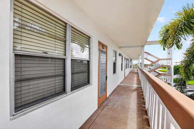 Foto del edificio - 3045 Cornwall C