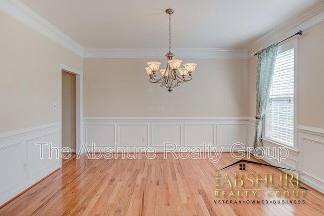 Building Photo - 1410 Fairfax Woods Dr