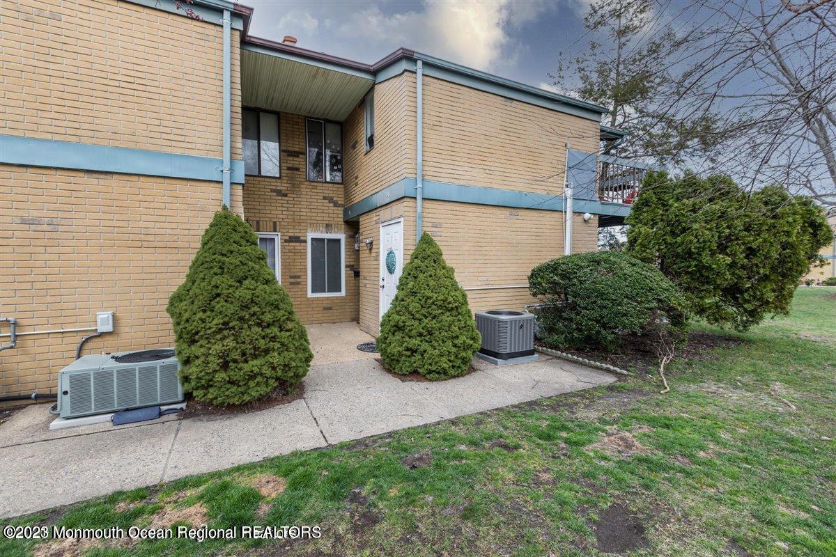 Primary Photo - 54 Northrup Dr
