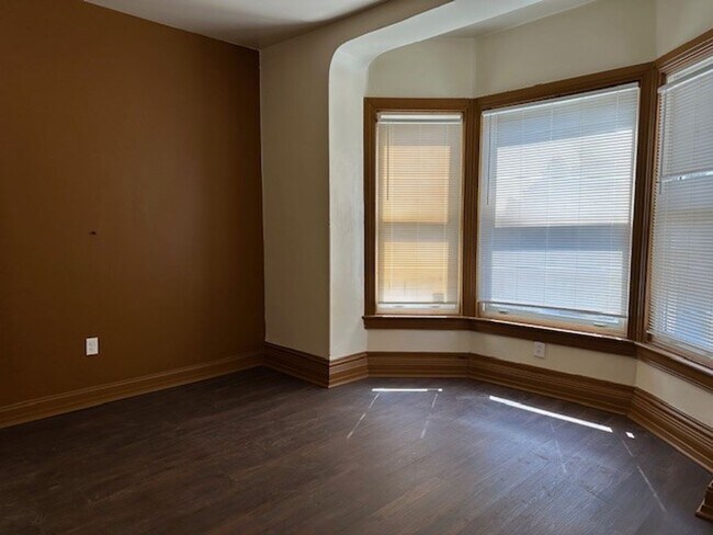 Foto del edificio - 301 E Market St