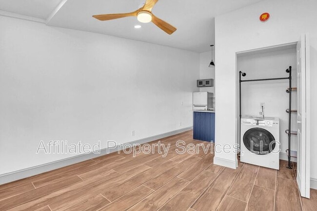 Building Photo - 4011 36th Ct