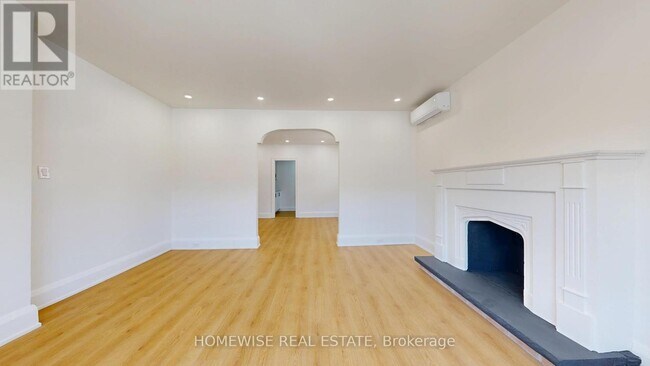 Building Photo - 1214 Avenue Rd
