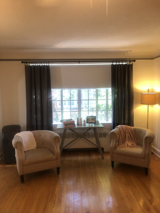 Foto del edificio - 1060 N Washington St