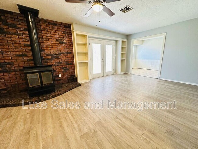 Building Photo - 1342 Columba Cir