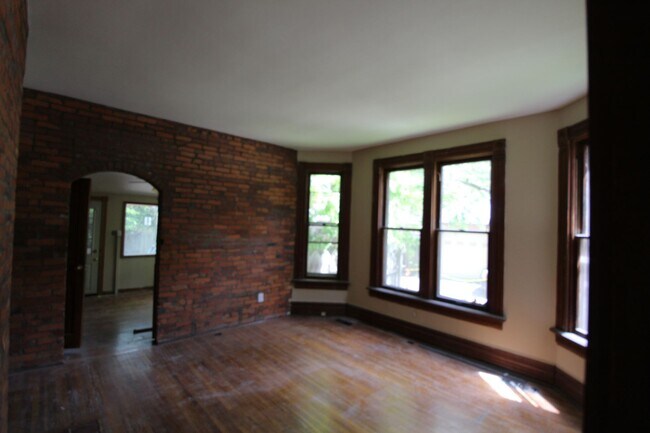 Foto del edificio - Muir - 308-308 1/2 Wilber Ave