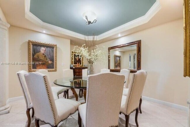 Building Photo - 1400 Salzedo Street 305, Coral Gables, FL ...