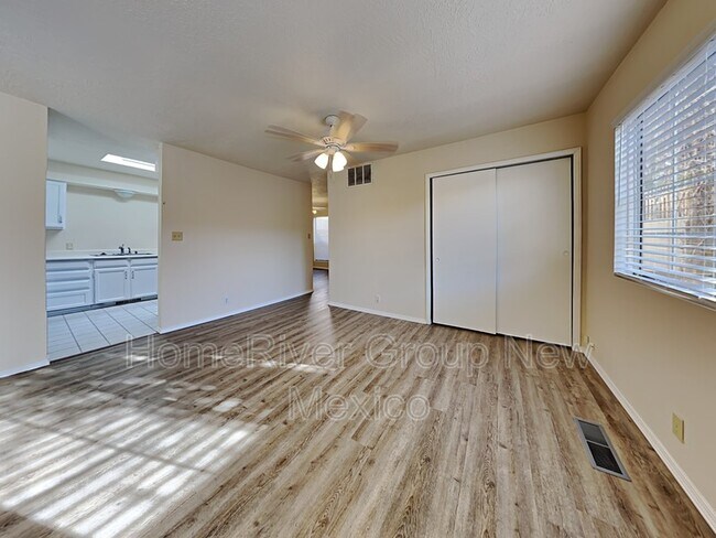Foto del edificio - 12524 Singing Arrow Ave SE