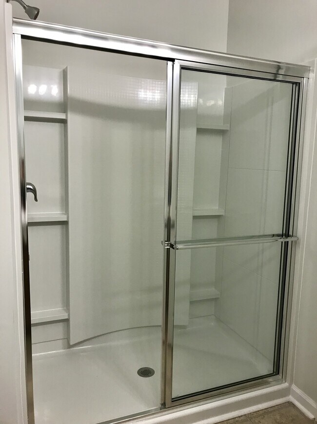 Building Photo - Stunning home in FANTASTIC location off Hwy 90 in Heritage Preserve!