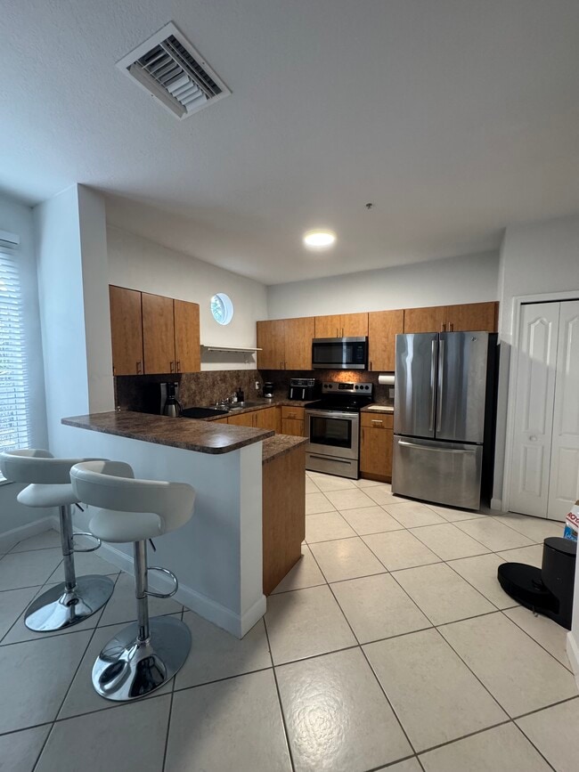 Building Photo - 4415 SW 160th Ave