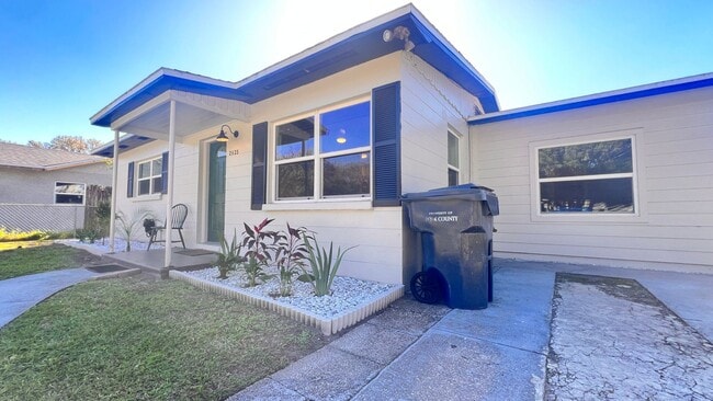 Building Photo - Cozy 3 Bedroom/2 Bath Home in Lakeland! LA...